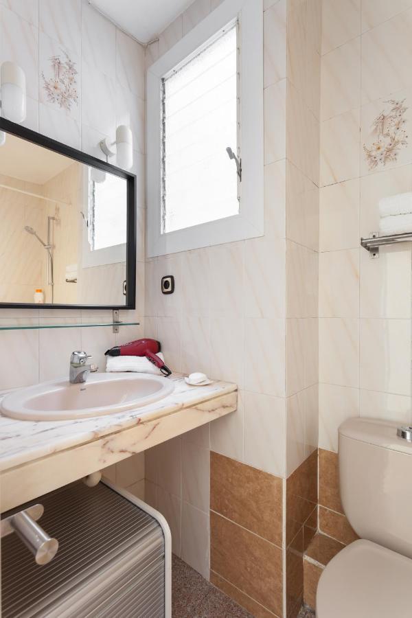 Apartamento Con Encanto, Luminoso Y Tranquilo Apartment L'Hospitalet de Llobregat Exterior photo